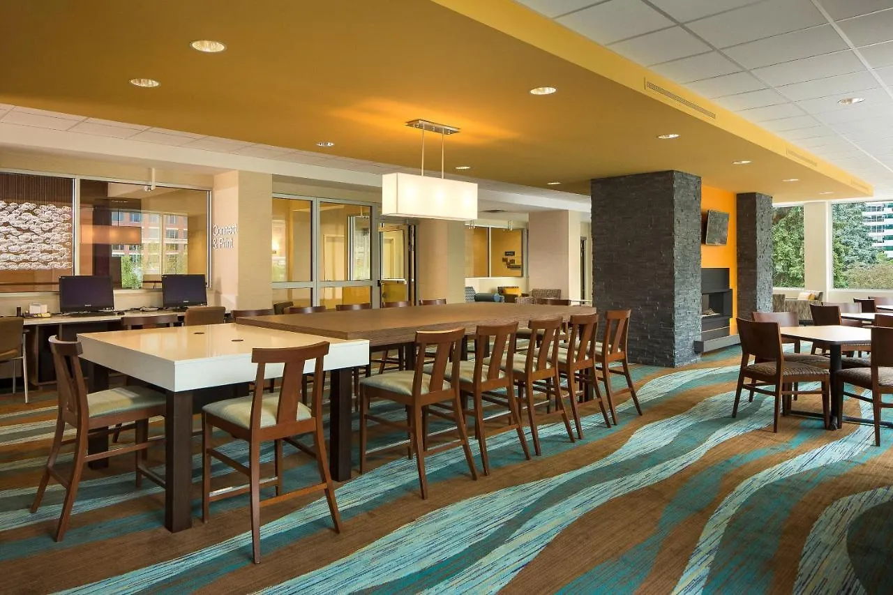Fairfield Inn & Suites By Marriott Calgary Downtown Hotel