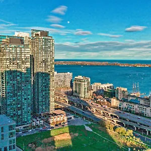 Classic Downtown Lakeview With Free Parking , Toronto Canada