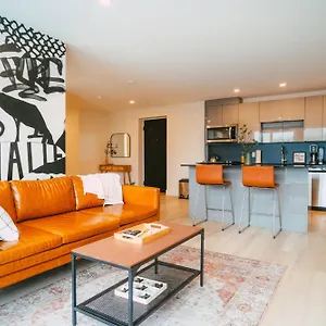 Chic Cozy Retreat - 2br - Stunning North End Views , Halifax Canada