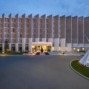4* Resort Grey Eagle