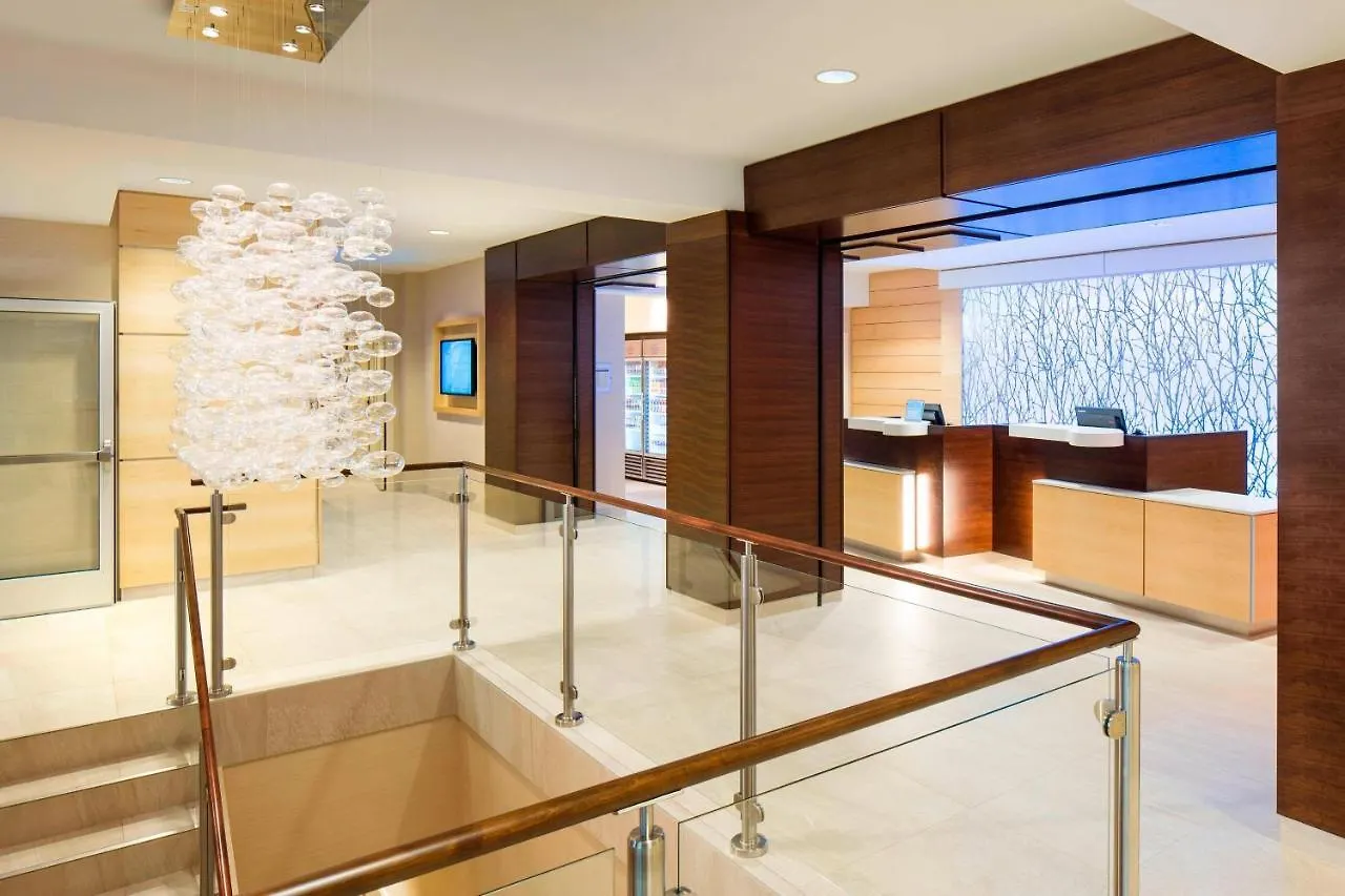 Fairfield Inn & Suites By Marriott Calgary Downtown Hotel