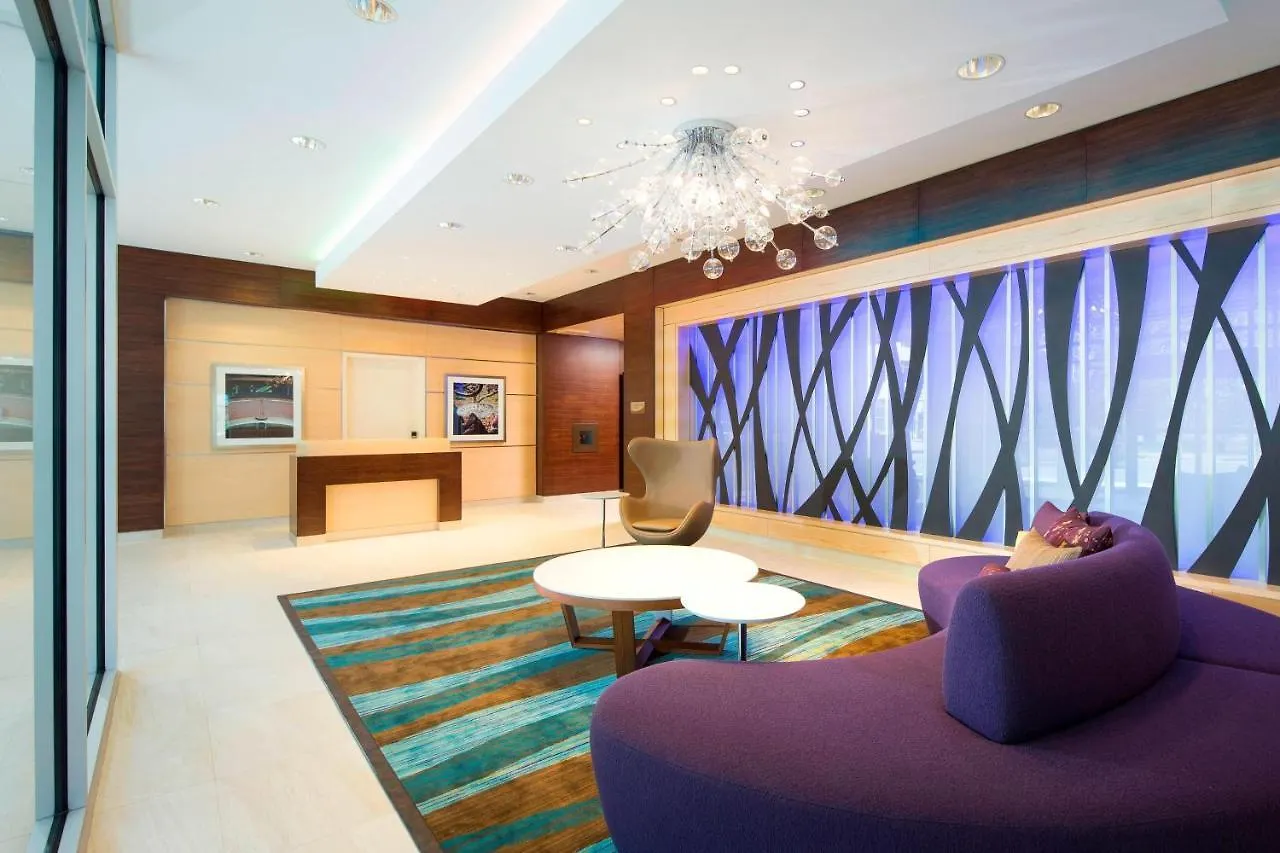 Fairfield Inn & Suites By Marriott Calgary Downtown 3*,