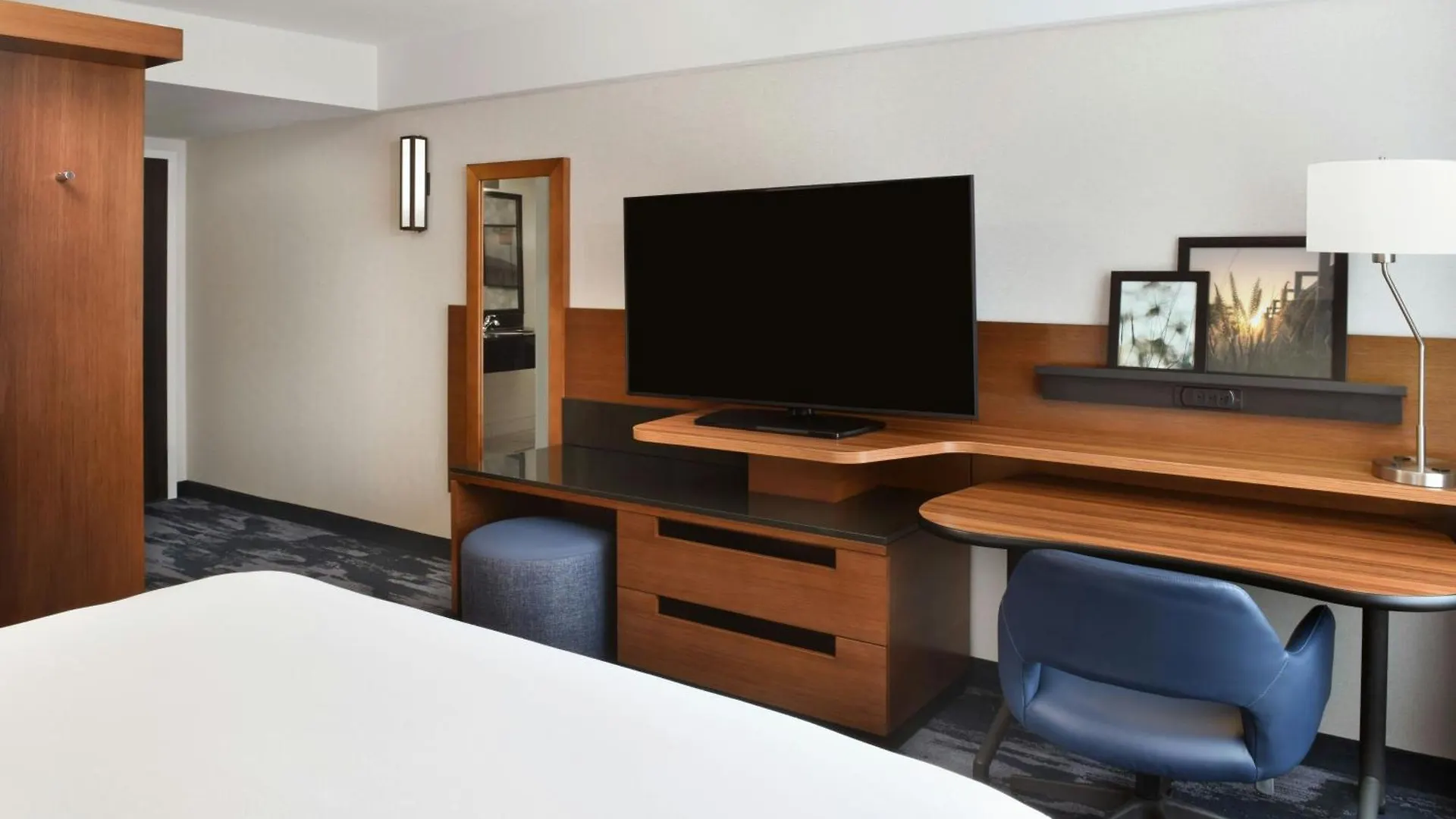 Fairfield Inn & Suites By Marriott Calgary Downtown