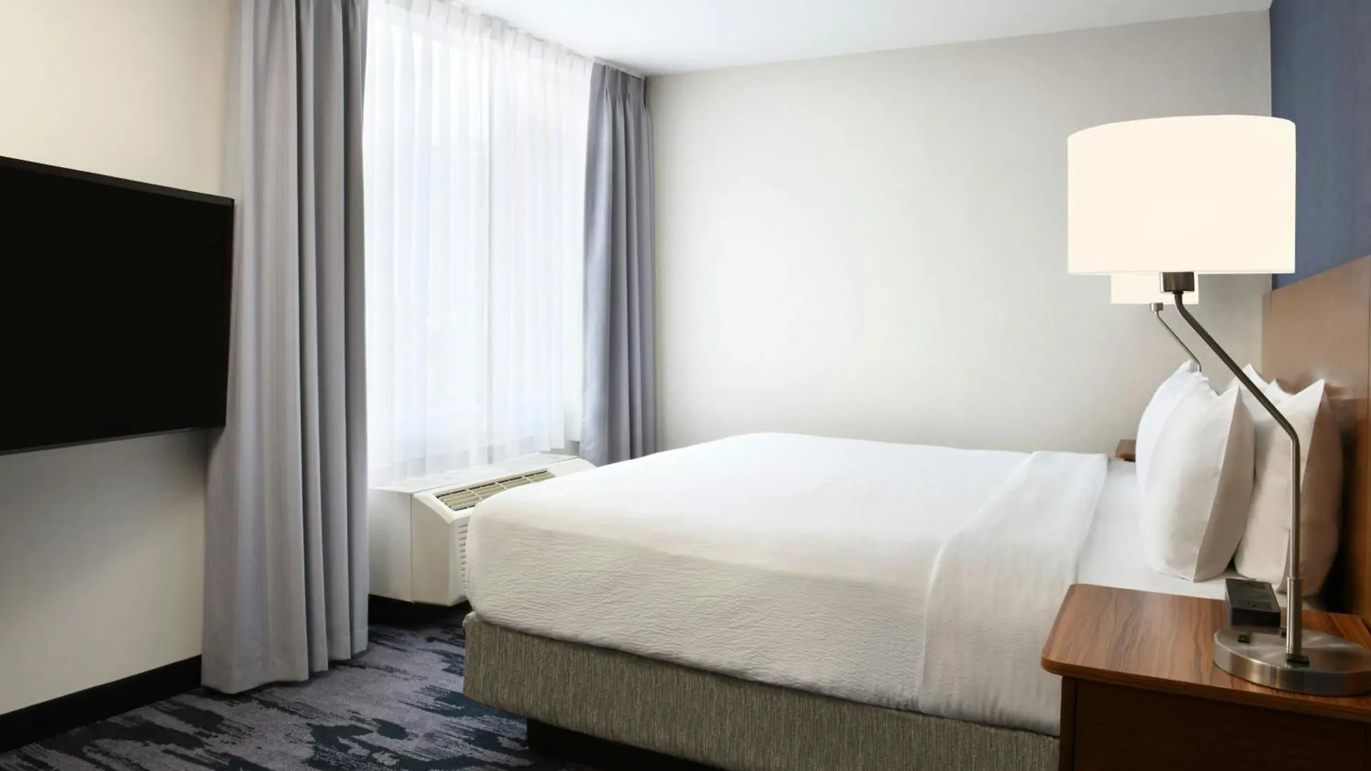 Fairfield Inn & Suites By Marriott Calgary Downtown Hotel